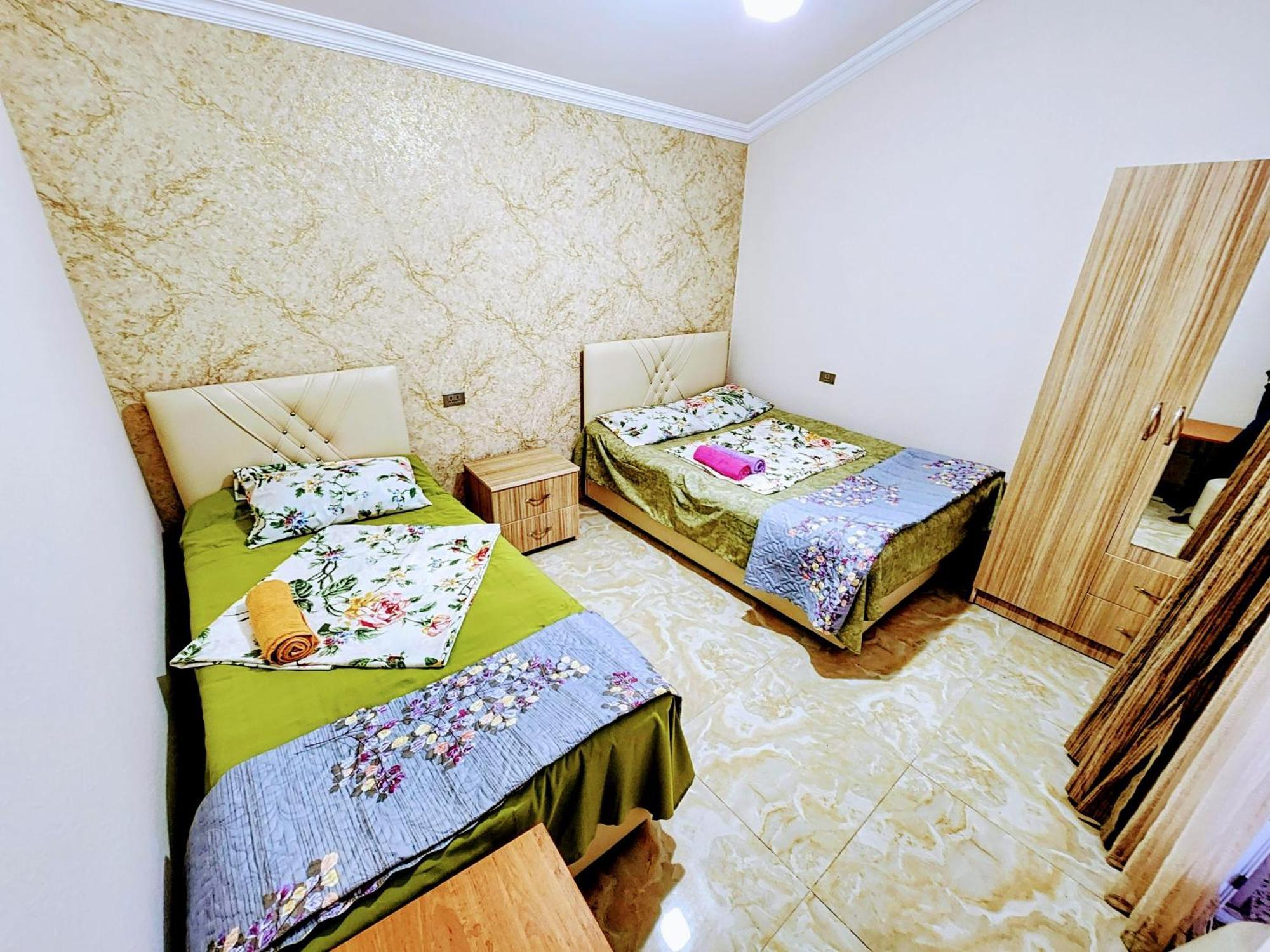 Guest House Nona 차크비 외부 사진
